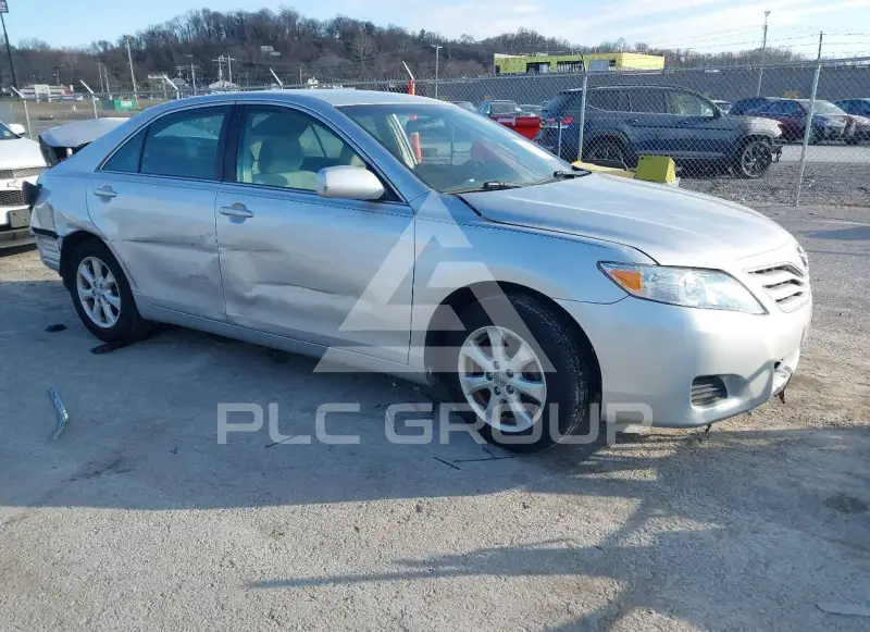 2011 Toyota CAMRY фото