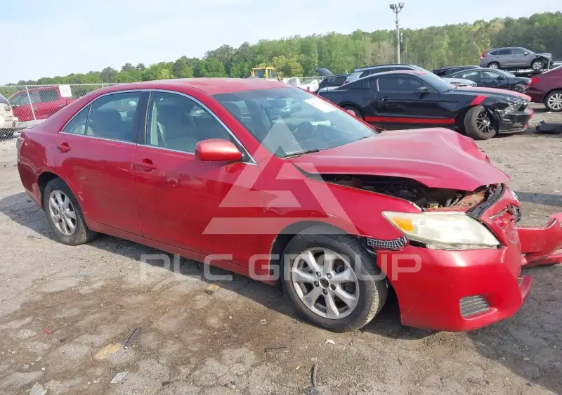 2011 Toyota CAMRY фото