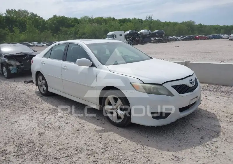 2011 Toyota CAMRY фото