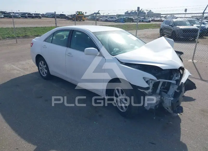 2011 Toyota CAMRY фото