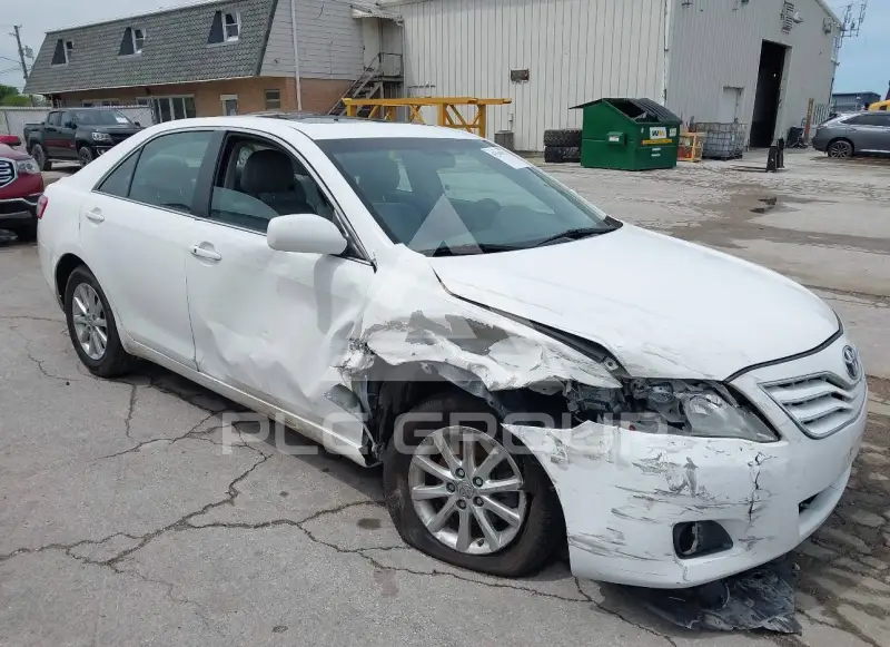 2011 Toyota CAMRY photo