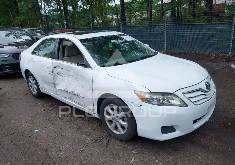 2011 Toyota CAMRY фото