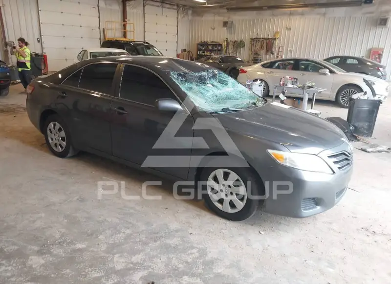 2011 Toyota CAMRY photo
