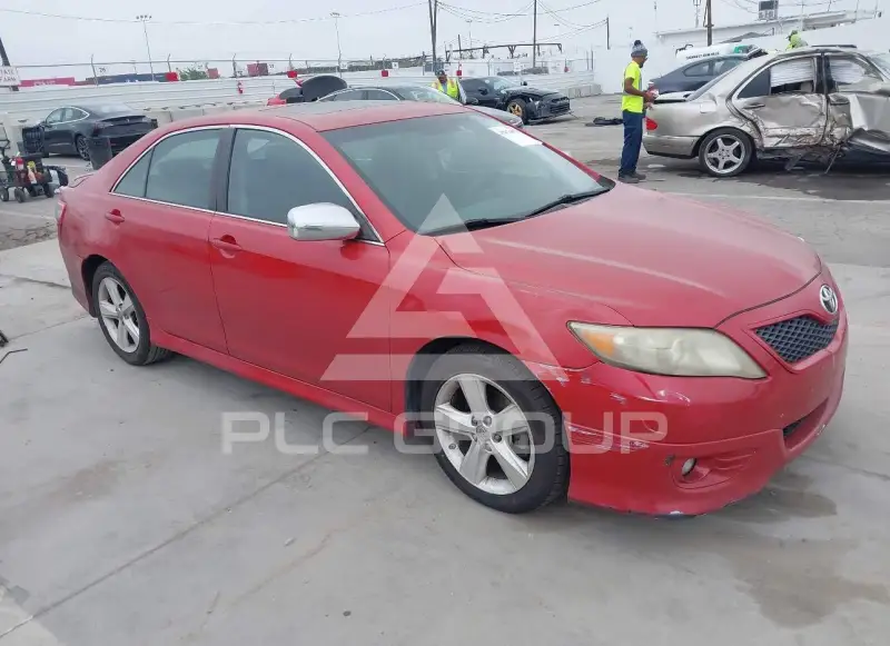 2011 Toyota CAMRY фото