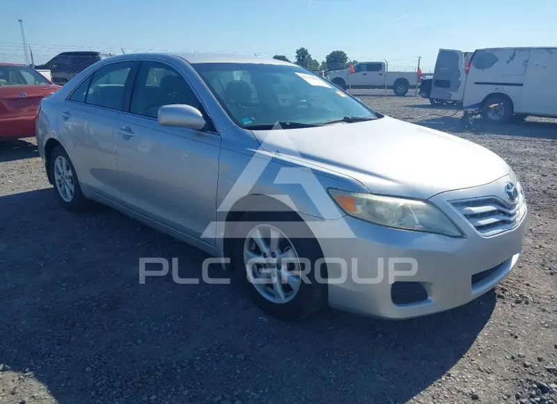 2011 Toyota CAMRY фото