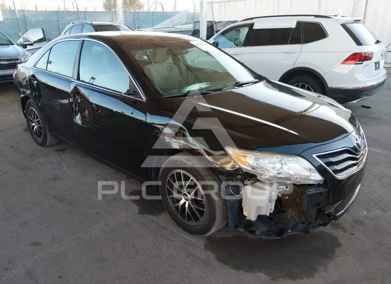 2011 Toyota CAMRY фото