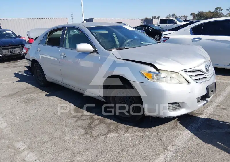 2011 Toyota CAMRY photo