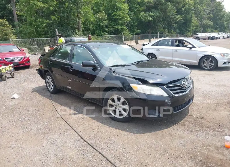2011 Toyota CAMRY photo