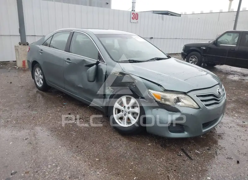 2011 Toyota CAMRY photo