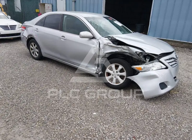 2011 Toyota CAMRY фото
