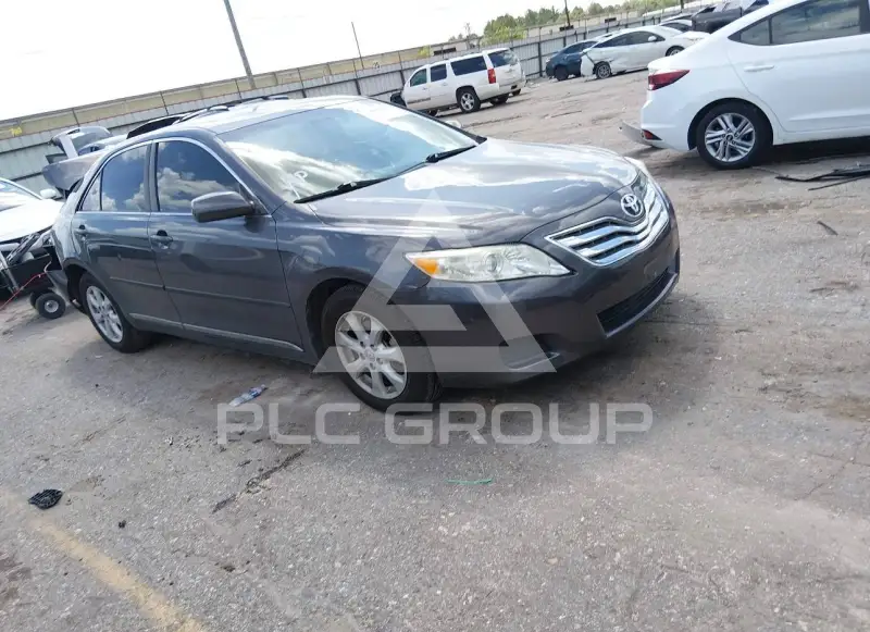 2011 Toyota CAMRY фото
