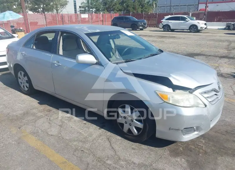 2011 Toyota CAMRY фото