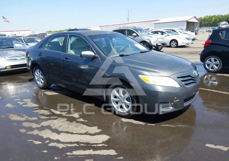 2011 Toyota CAMRY photo