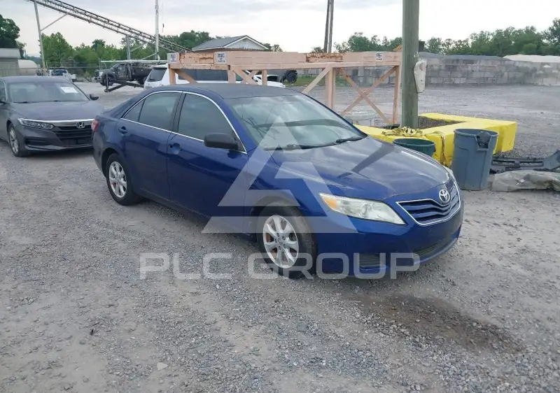 2011 Toyota CAMRY фото