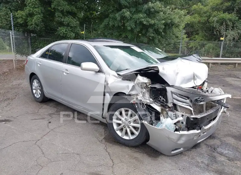 2011 Toyota CAMRY фото