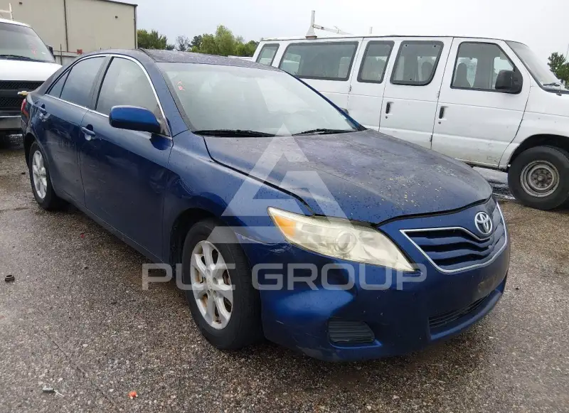 2011 Toyota CAMRY фото