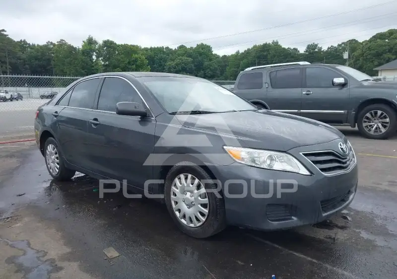 2011 Toyota CAMRY фото
