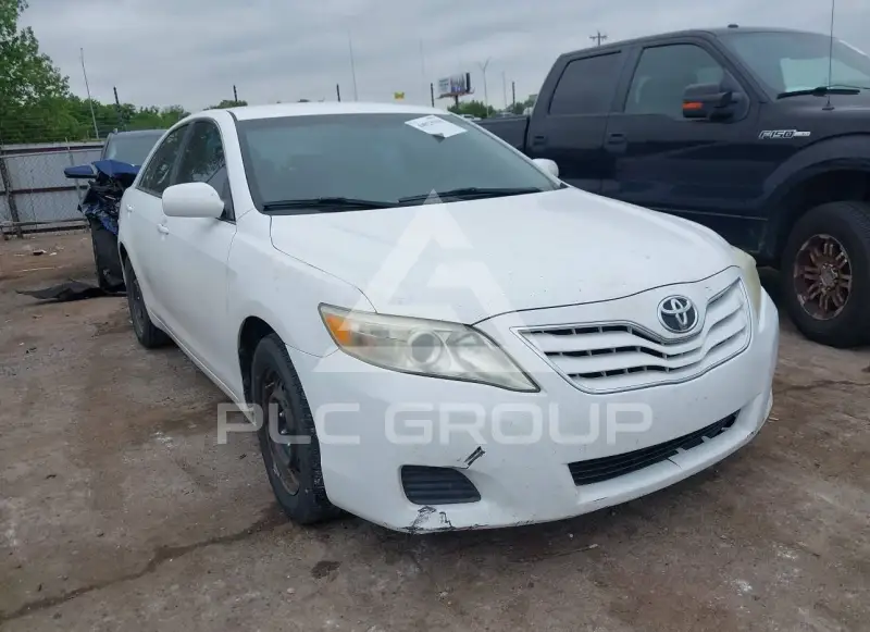 2011 Toyota CAMRY фото