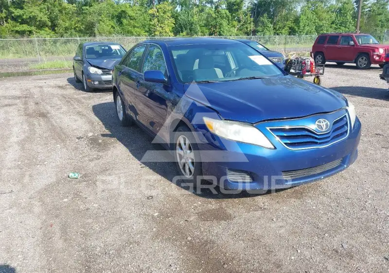 2011 Toyota CAMRY фото