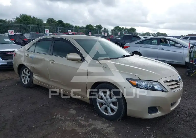 2011 Toyota CAMRY фото