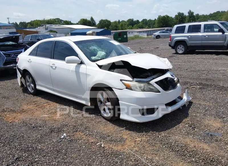 2011 Toyota CAMRY photo
