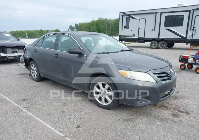 2011 Toyota CAMRY фото