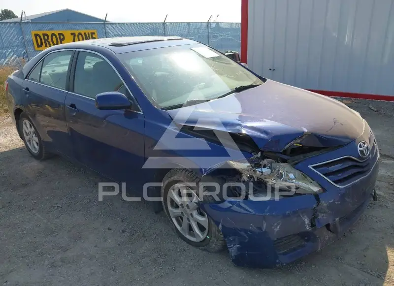 2011 Toyota CAMRY фото
