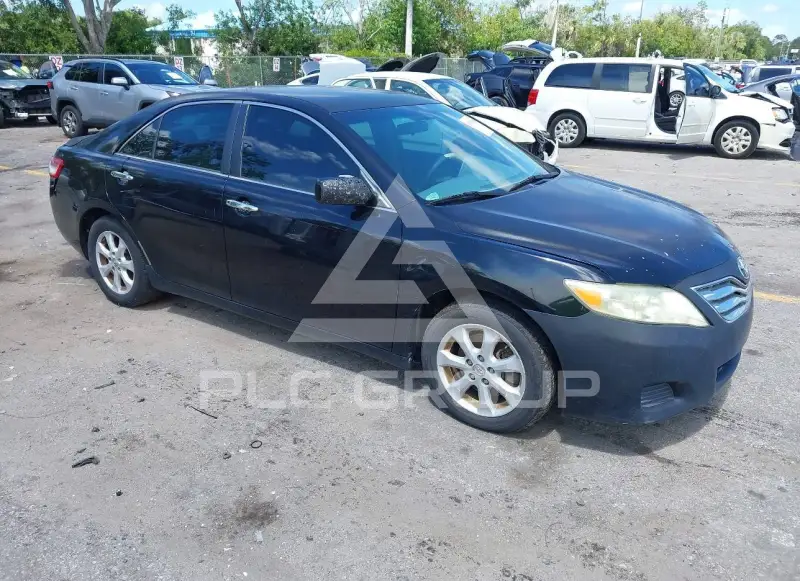 2011 Toyota CAMRY фото