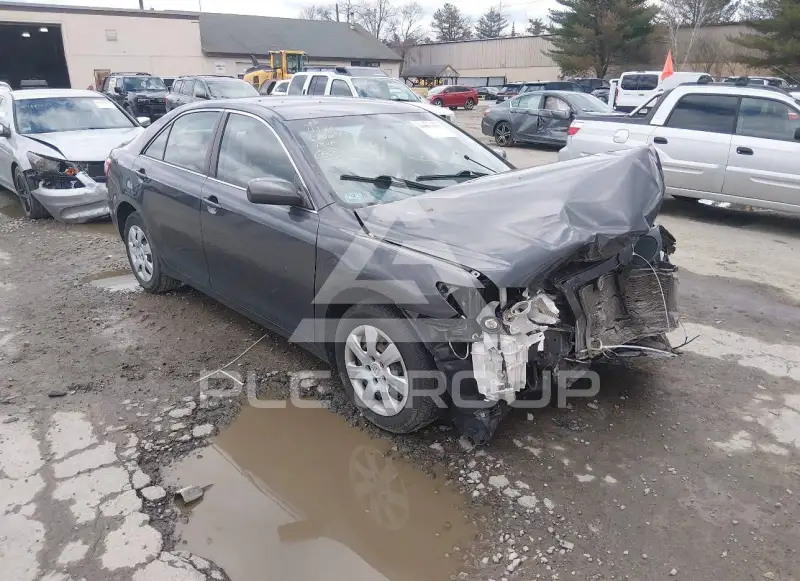 2011 Toyota CAMRY фото