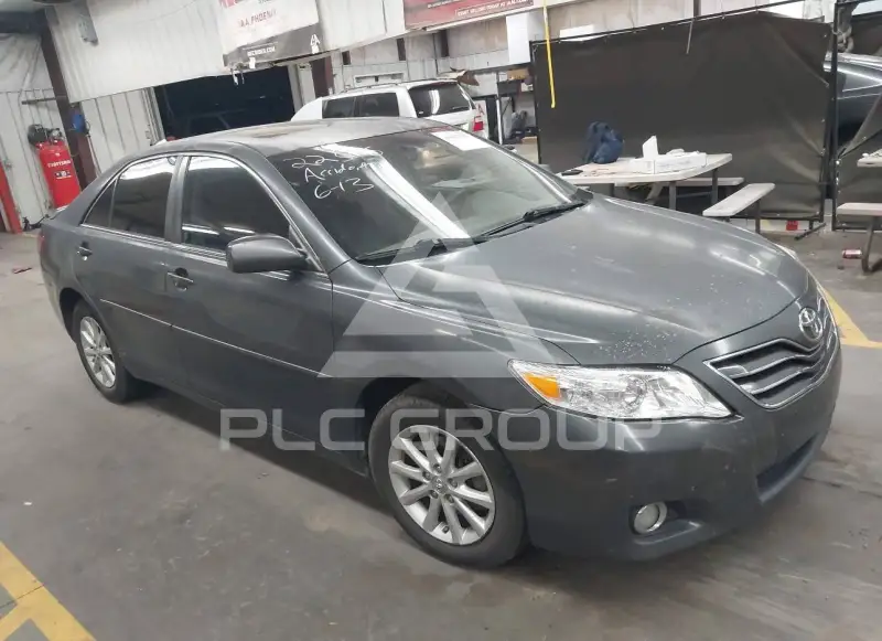 2011 Toyota CAMRY фото