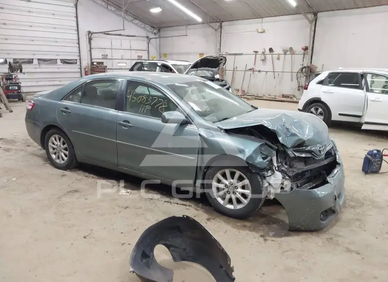 2011 Toyota CAMRY фото