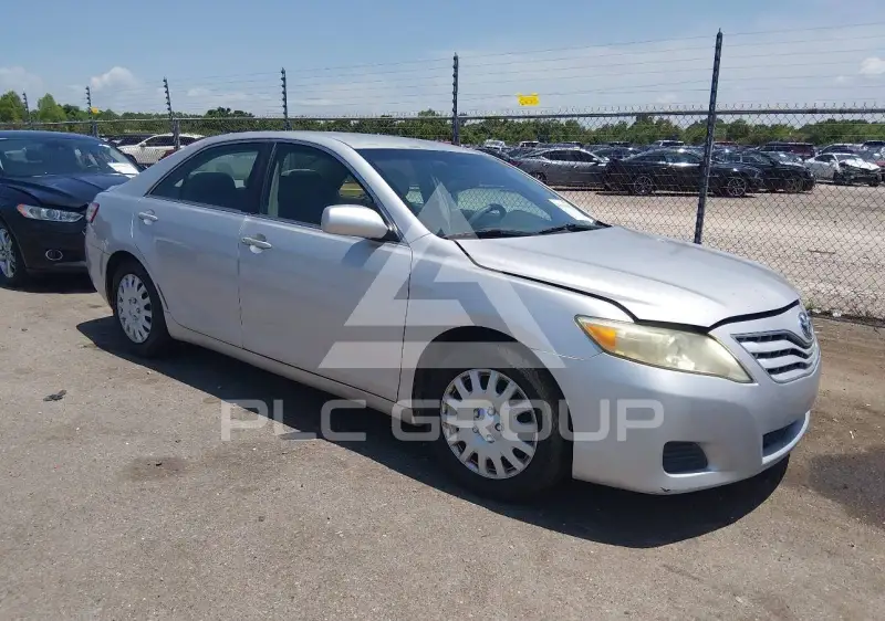 2011 Toyota CAMRY фото
