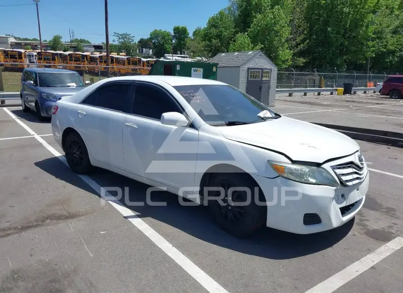 2011 Toyota CAMRY фото