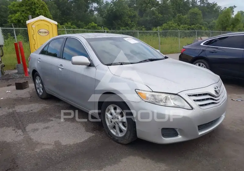 2011 Toyota CAMRY фото
