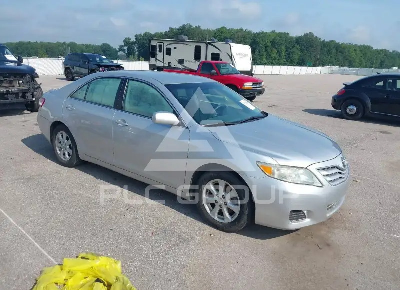 2011 Toyota CAMRY photo