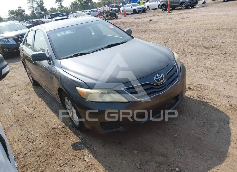 2011 Toyota CAMRY фото