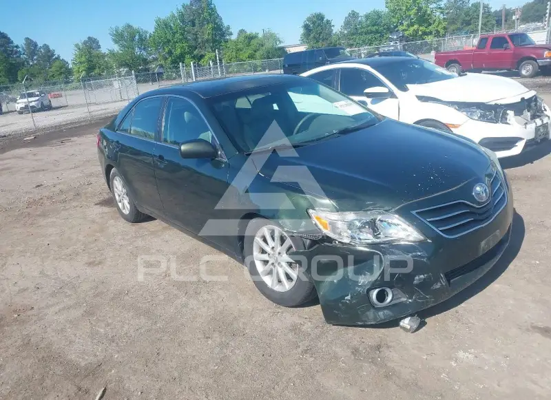 2011 Toyota CAMRY фото