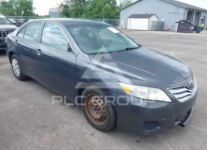 2011 Toyota CAMRY фото