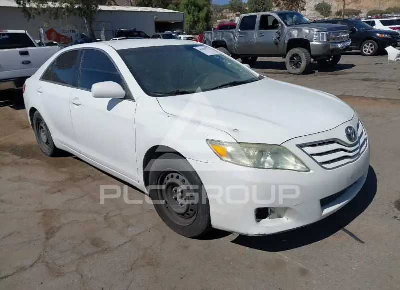 2011 Toyota CAMRY фото