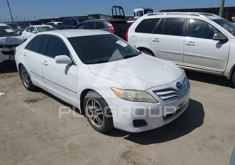 2011 Toyota CAMRY photo
