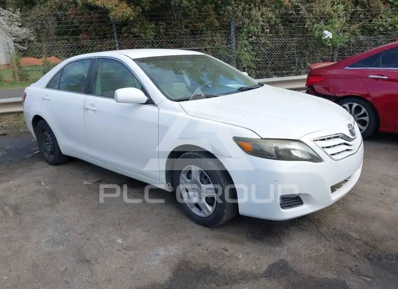 2011 Toyota CAMRY фото