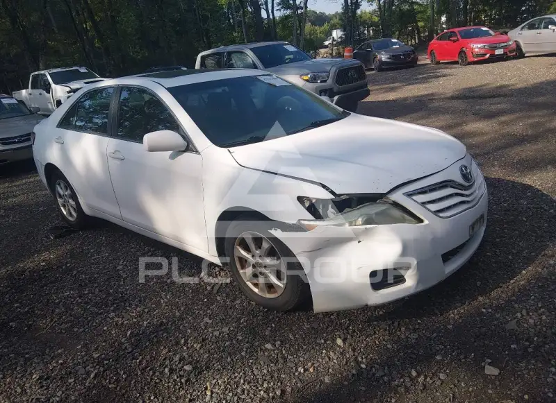 2011 Toyota CAMRY фото