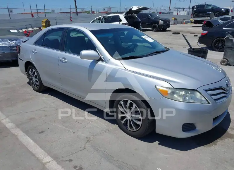 2011 Toyota CAMRY фото