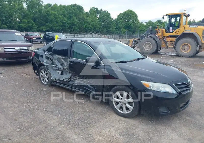2011 Toyota CAMRY фото
