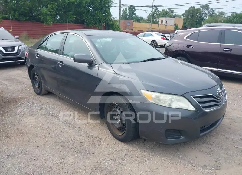 2011 Toyota CAMRY фото