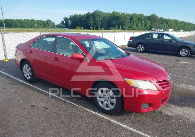 2011 Toyota CAMRY фото