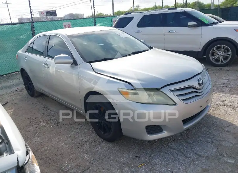 2011 Toyota CAMRY photo
