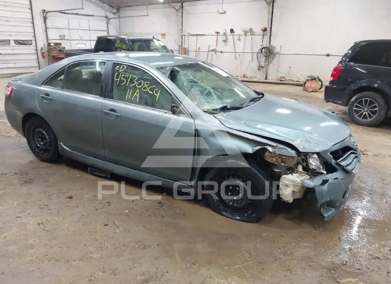 2011 Toyota CAMRY фото