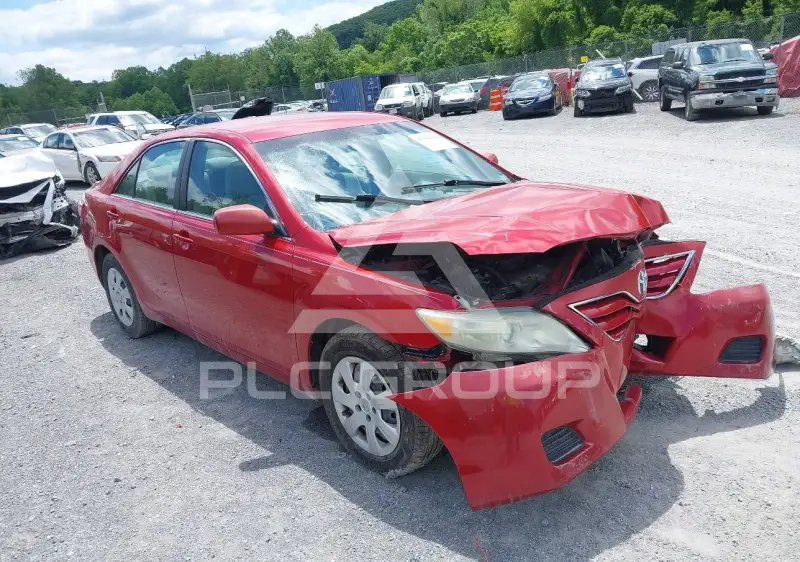 2011 Toyota CAMRY фото