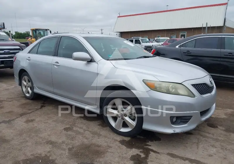 2011 Toyota CAMRY photo